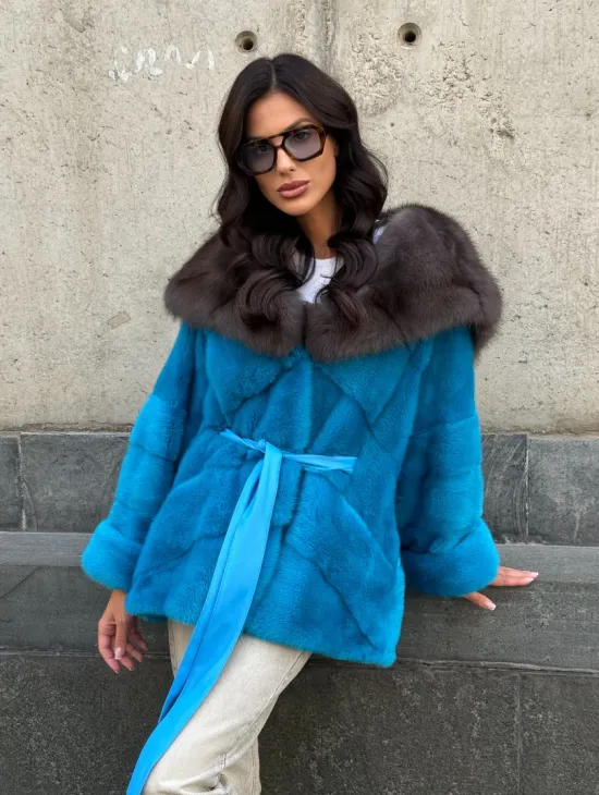 Норковый полушубок с капюшоном из меха куницы - цвет голубой
