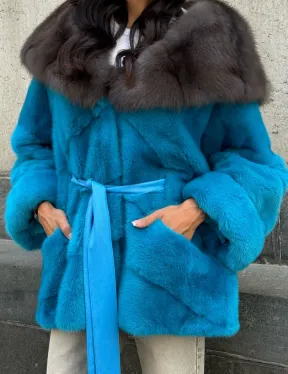 Норковый полушубок с капюшоном из меха куницы - цвет голубой