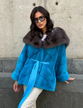 Норковый полушубок с капюшоном из меха куницы - цвет голубой