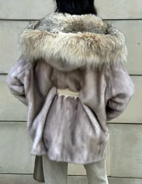 Полупальто из меха норки с капюшоном, отделка из меха рыси - цвет колотый лед