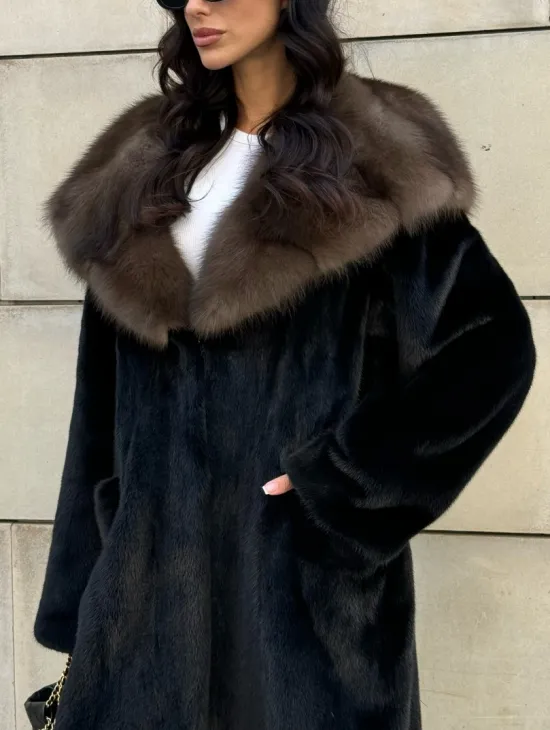 Шуба из норки Saga furs с капюшоном куницы, цельный мех - TOTAL BLACK