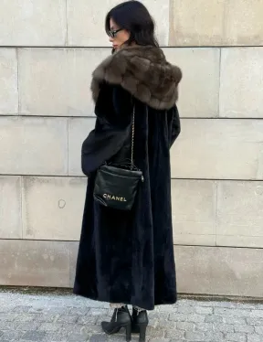 Шуба из норки Saga furs с капюшоном куницы, цельный мех - TOTAL BLACK