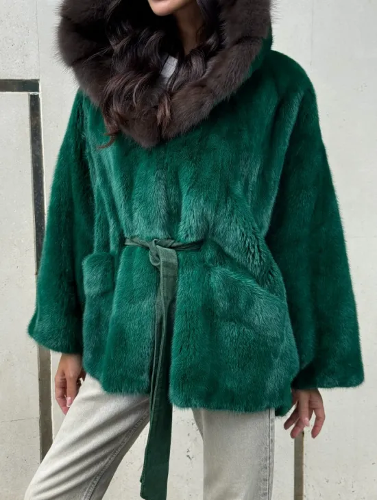 Шуба летучая мышь из норки с капюшоном из куницы - темный изумруд