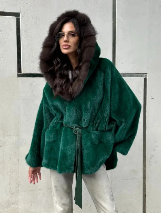 Шуба летучая мышь из норки с капюшоном из куницы - темный изумруд