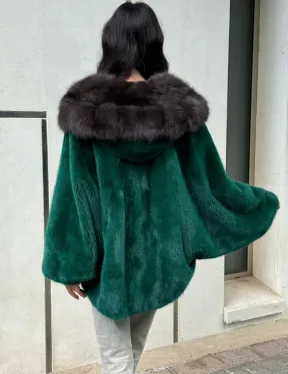 Шуба летучая мышь из норки с капюшоном из куницы - темный изумруд
