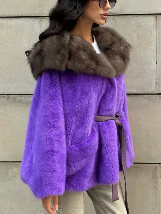 Шуба из норки Violet с капюшоном из меха куницы