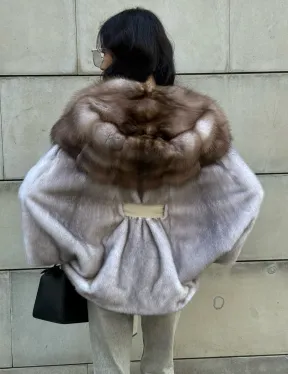 Шуба летучая мышь из меха норки с капюшоном куницы в технологии роспуск