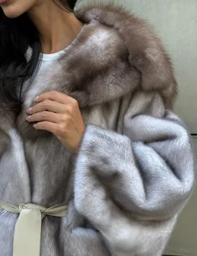 Шуба летучая мышь из меха норки с капюшоном куницы в технологии роспуск