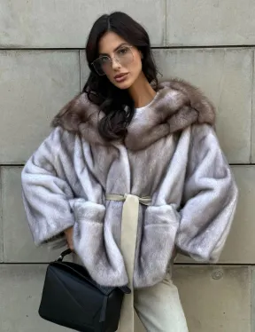Шуба летучая мышь из меха норки с капюшоном куницы в технологии роспуск