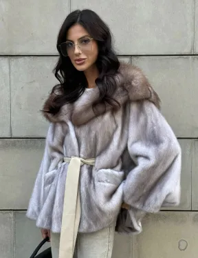 Шуба летучая мышь из меха норки с капюшоном куницы в технологии роспуск