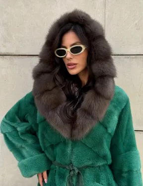 Шуба кимоно из норки с капюшоном из меха куницы - цвет малахит (зеленый)