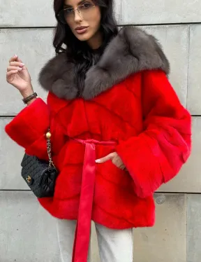 Полушубок из меха норки с капюшоном из куницы в карминовом цвете (красный)