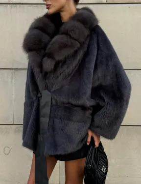 Летучая мышь из меха норки с воротником из куницы - цвет темный графит