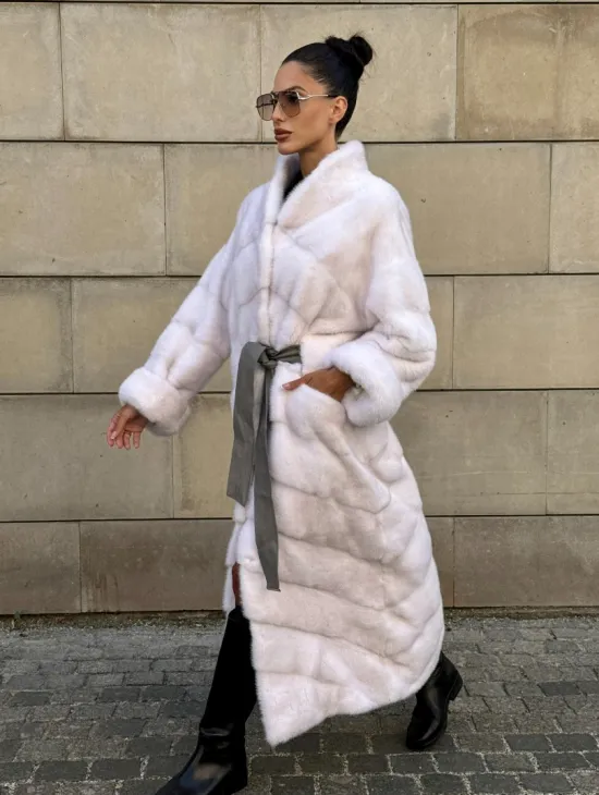 Норковая шуба с поясом, стойка воротник - цвет колотый лед