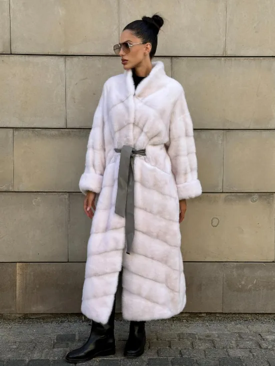 Норковая шуба с поясом, стойка воротник - цвет колотый лед