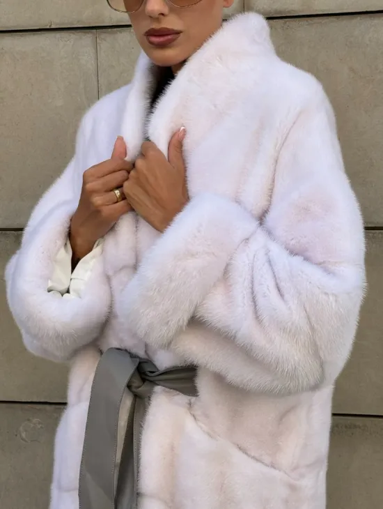 Норковая шуба с поясом, стойка воротник - цвет колотый лед