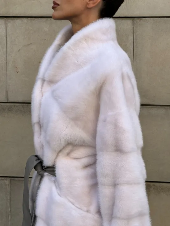 Норковая шуба с поясом, стойка воротник - цвет колотый лед