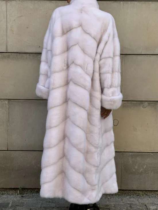 Норковая шуба с поясом, стойка воротник - цвет колотый лед