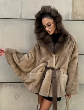 Шуба из аукционного меха норки NAFA MINK с капюшоном из куницы