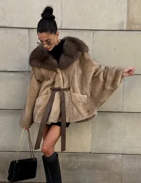 Шуба из аукционного меха норки NAFA MINK с капюшоном из куницы