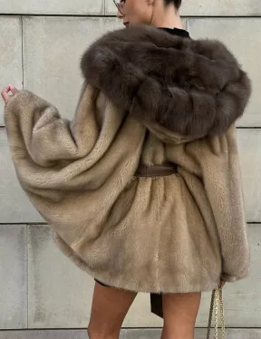 Шуба из аукционного меха норки NAFA MINK с капюшоном из куницы