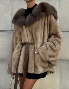 Шуба из аукционного меха норки NAFA MINK с капюшоном из куницы