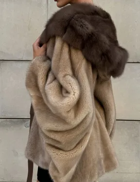 Шуба из аукционного меха норки NAFA MINK с капюшоном из куницы