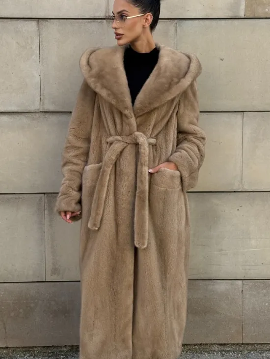 Шуба из скандинавской норки с капюшоном, цельный мех