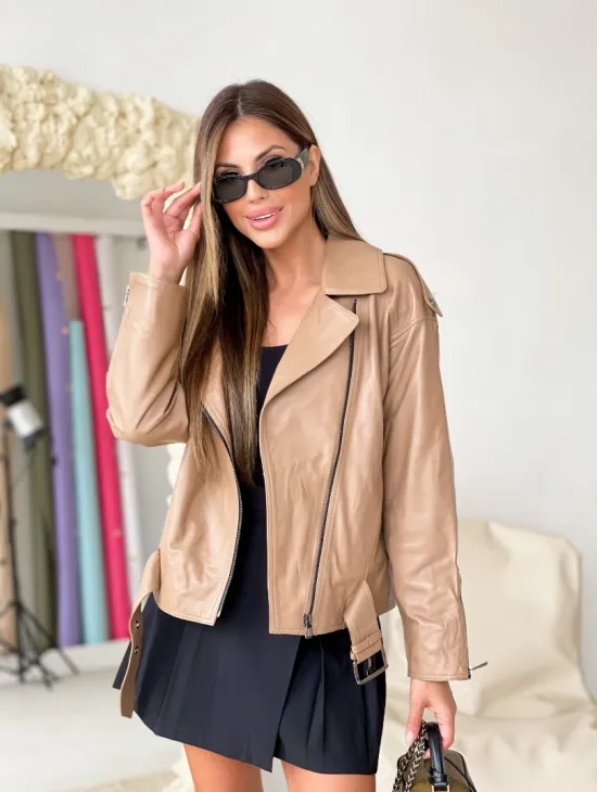 Женская бежевая курточка (косуха) из натуральной кожи