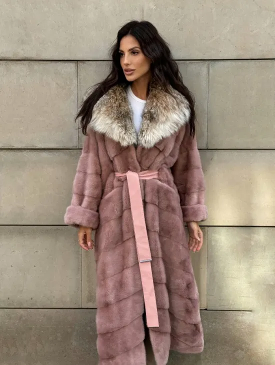 Шуба из натурального меха норки с капюшоном из рыси - цвет пудра