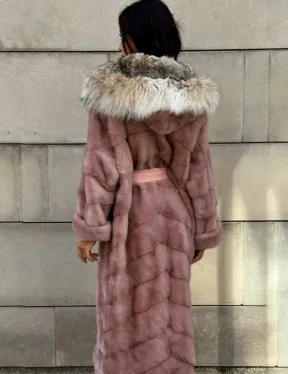 Шуба из натурального меха норки с капюшоном из рыси - цвет пудра