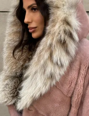 Шуба из натурального меха норки с капюшоном из рыси - цвет пудра