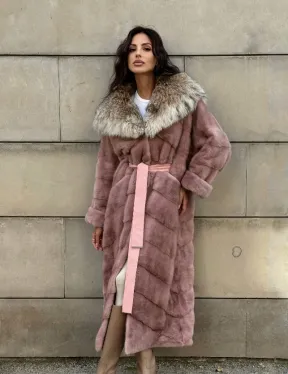 Шуба из натурального меха норки с капюшоном из рыси - цвет пудра