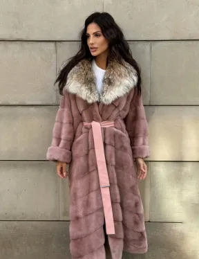 Шуба из натурального меха норки с капюшоном из рыси - цвет пудра