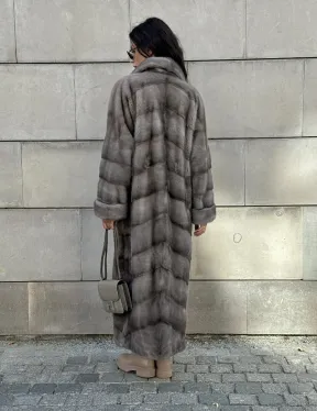 Шуба из аукционной скандинавской норки с английским воротником - цвет Silver (серый)