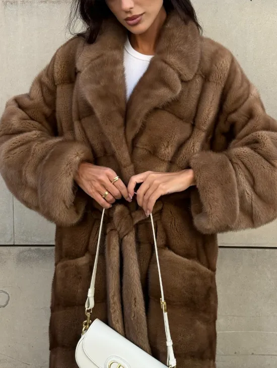 Шуба из меха аукционной норки Vintage Gold с меховым поясом