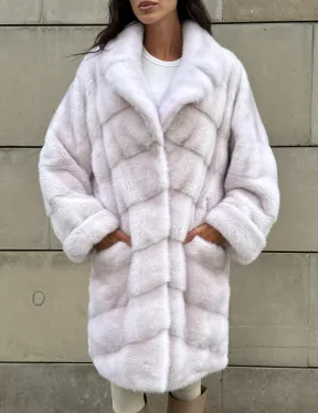 Шуба в диагональной выкладке меха норки с английским воротником - цвет жемчуг