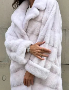 Шуба в диагональной выкладке меха норки с английским воротником - цвет жемчуг