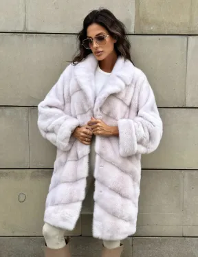 Шуба в диагональной выкладке меха норки с английским воротником - цвет жемчуг