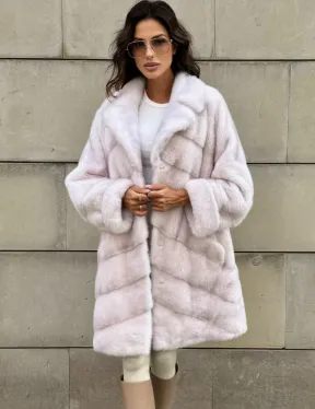 Шуба в диагональной выкладке меха норки с английским воротником - цвет жемчуг