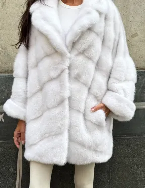 Светлый полушубок из натурального меха норки, английский воротник