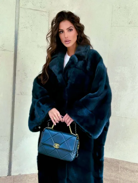 Женская шуба из меха норки в стиле «Oversize» (больших размеров)