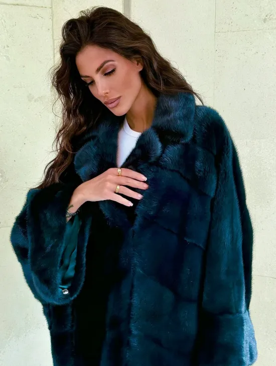 Женская шуба из меха норки в стиле «Oversize» (больших размеров)