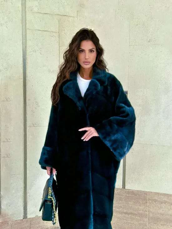 Женская шуба из меха норки в стиле «Oversize» (больших размеров)