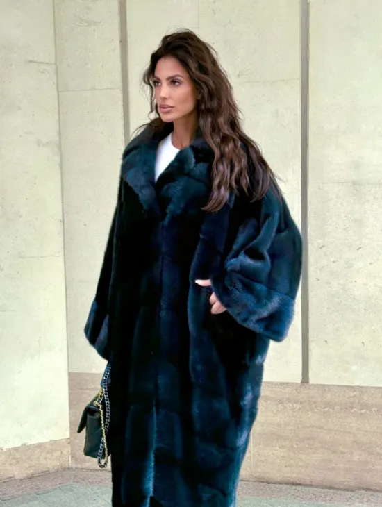 Женская шуба из меха норки в стиле «Oversize» (больших размеров)