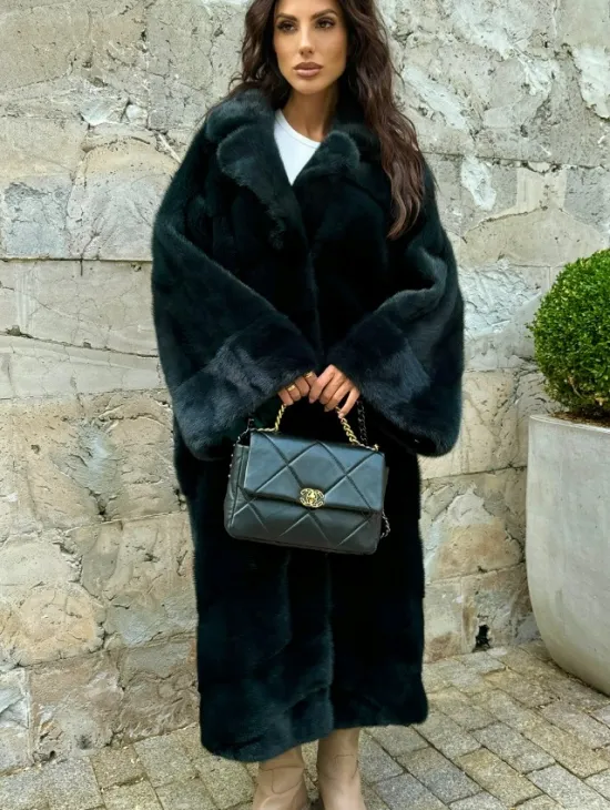 Женская шуба из меха норки в стиле «Oversize» (больших размеров)