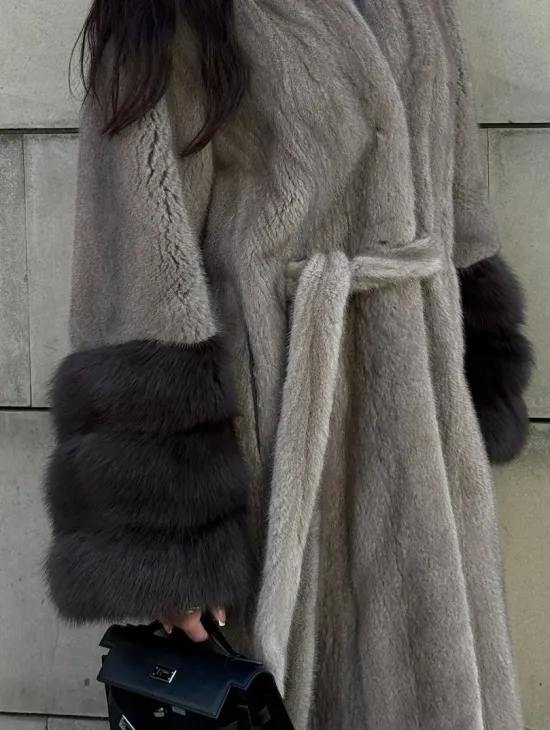 Шуба кимоно из меха норки Vintage Grey рукава с отделкой из куницы