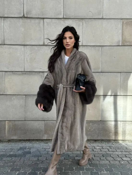 Шуба кимоно из меха норки Vintage Grey рукава с отделкой из куницы