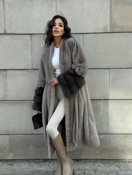 Шуба кимоно из меха норки Vintage Grey рукава с отделкой из куницы
