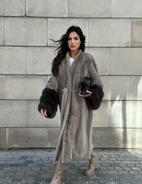 Шуба кимоно из меха норки Vintage Grey рукава с отделкой из куницы